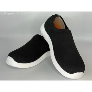 Women’s Comfort Shoe Slip-On Water and Slip Resistant Size 7 Black and White